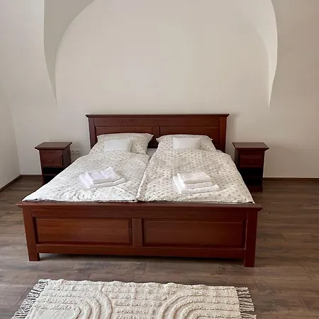Kolostori Apartmanhotel